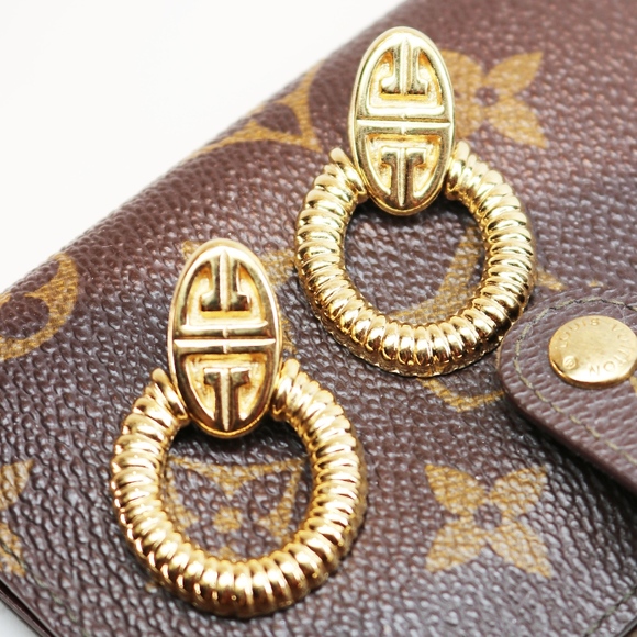 ⚜️ Vintage Givenchy Doorknocker Pierced Earrings ✨ - Picture 1 of 6